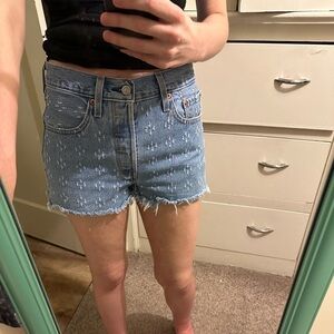 Levis Light Wash Jagged Cut Shorts Size 27